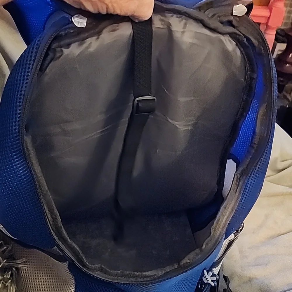 Pet carrier back/front pack. New. XL.